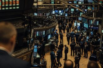 Ethereum Jumps 29.8% in a Week as ETF Inflows Hit $697 Million